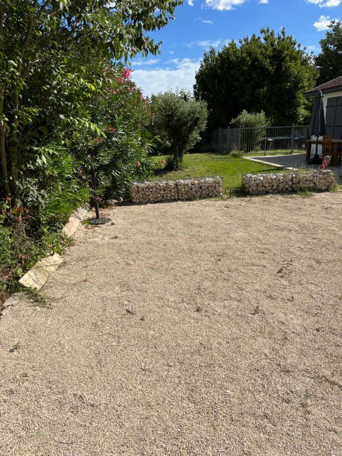 Villa Chaton L'Isle-sur-la-Sorgue Kültér fotó
